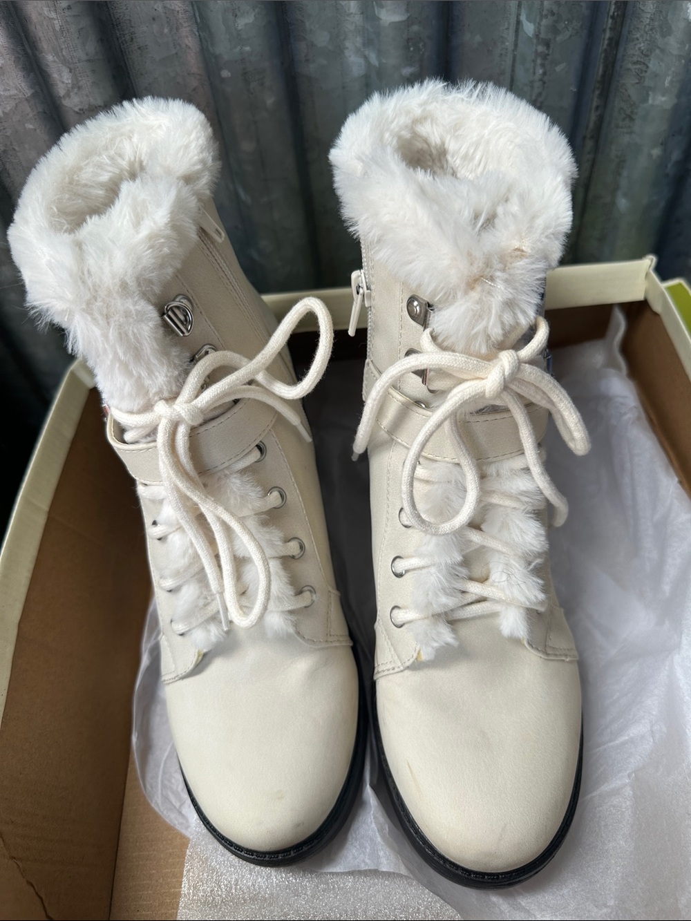 Esprit Cream Lace-Up Faux-Fur Winter Boots